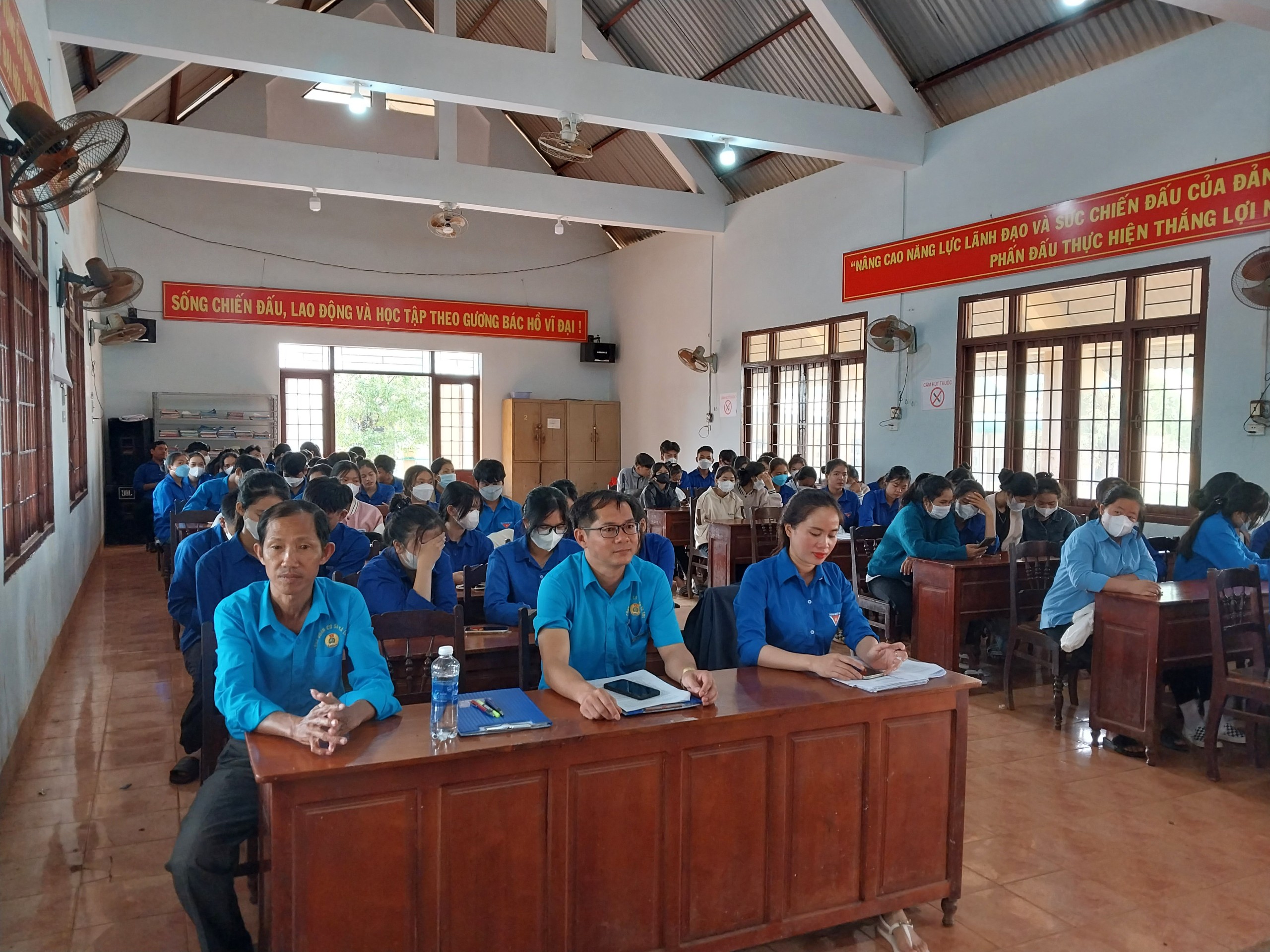 Đoàn xã Ea Sol tổ chức tuyên truyền, PBGDPL cho ĐVTN